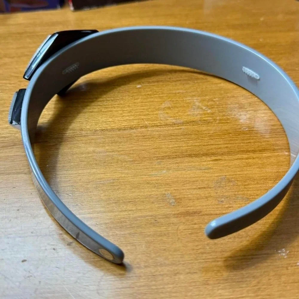 Grey and‎ black headband